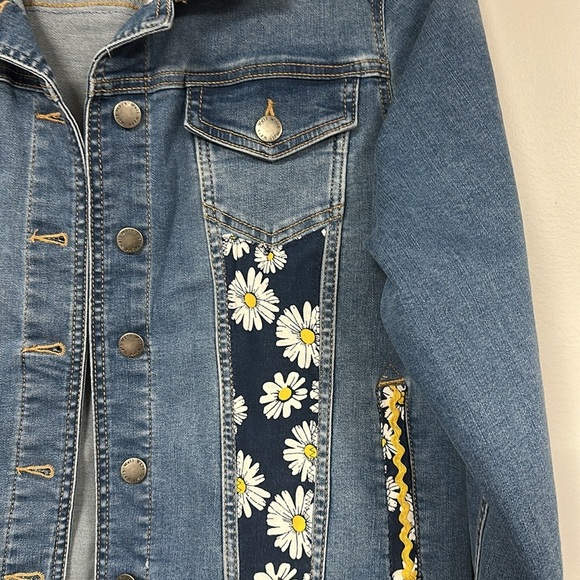One-Of-A-Kind Colorful  Flower Child Boho Upcycled Denim Jacket, Women's Large - Picture 6 of 8